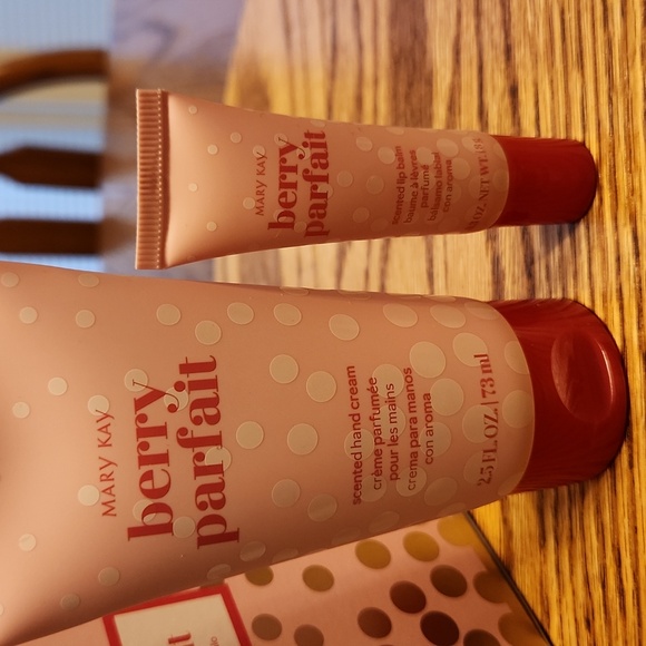 Satin Lips Sugar Scrub & Shea Butter with Berry Parfait Hand Cream & Lip Balm - Picture 2 of 3